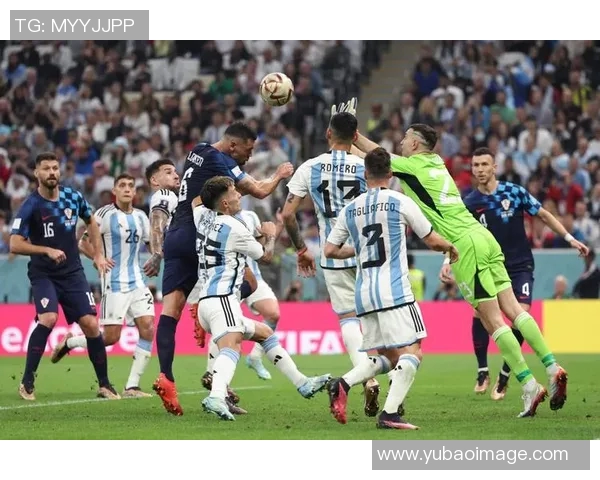 足球明星在世界杯赛场上的精彩瞬间与动人瞬间的图片集锦